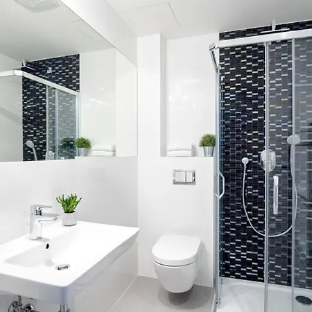 Turnkey I King George Square Prága